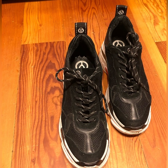 WISHBONE Black Chunky Sneaker - Picture 5 of 10